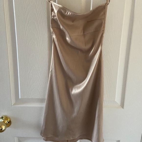 Fashion Nova beige dress - Picture 4 of 8